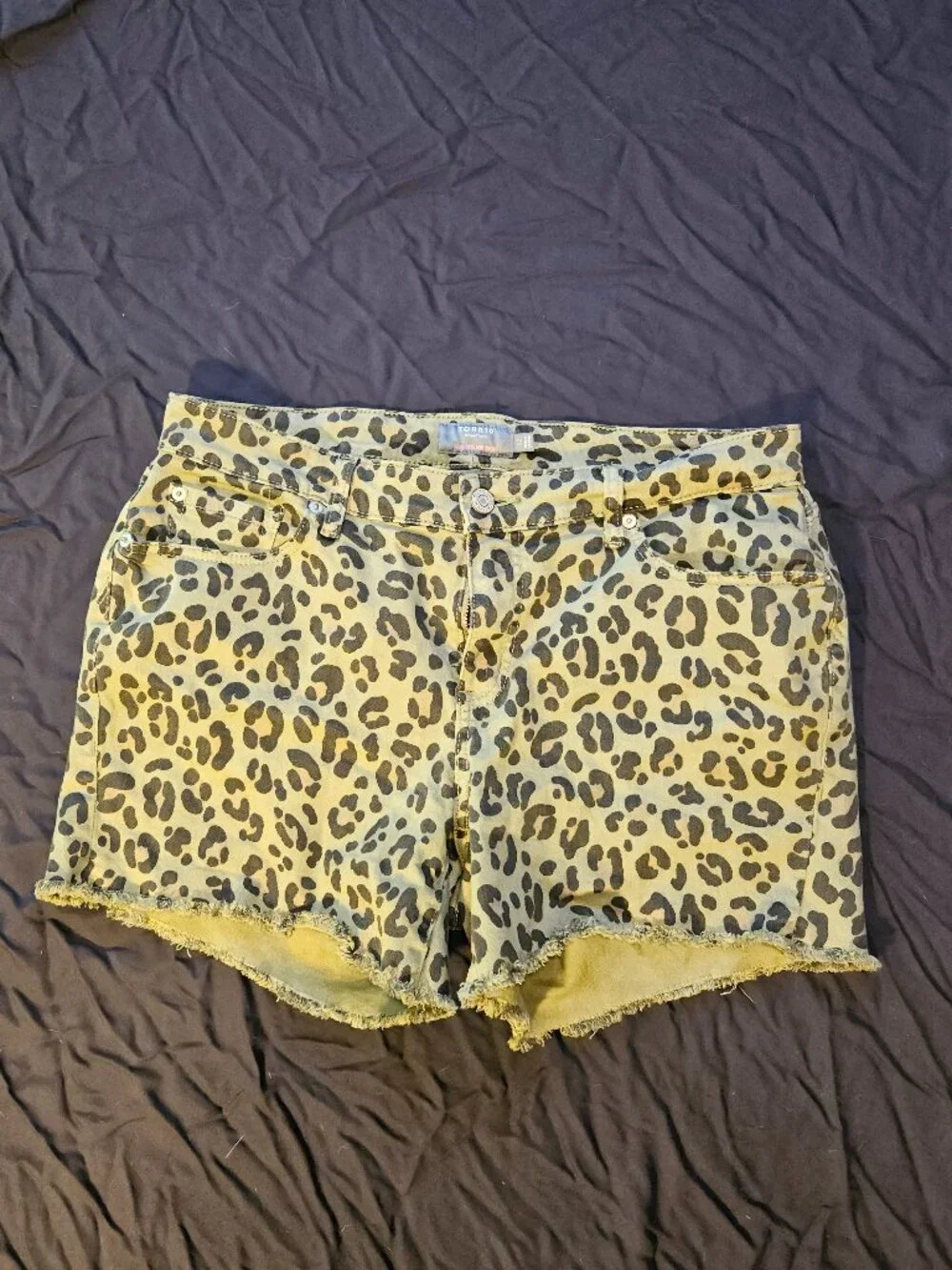 Torrid Green Leopard Shorts - Picture 1 of 5